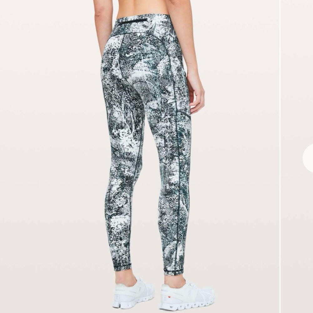 Lululemon Speed Up Tight *Full-On Luxtreme 28"